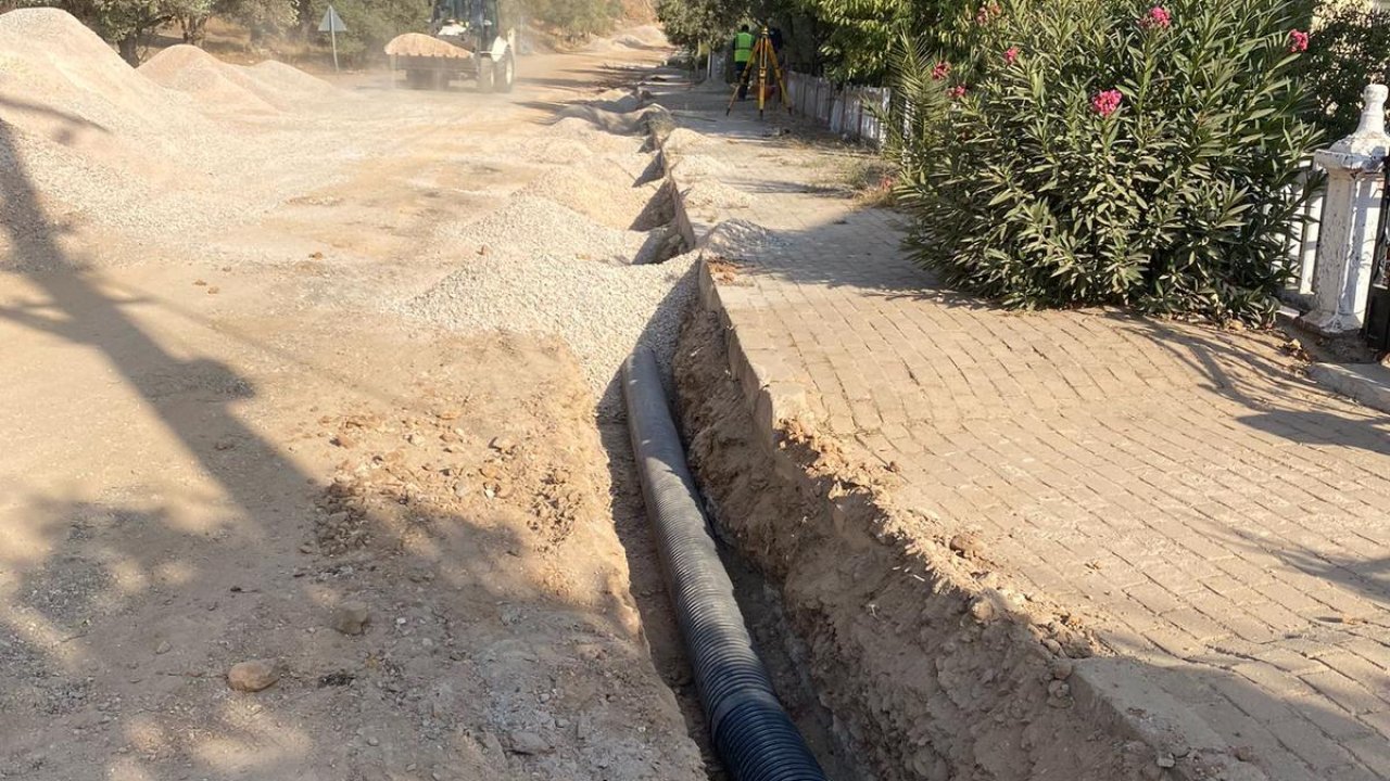 32 EVLER’E YAĞMUR SUYU HATTI YAPILDI