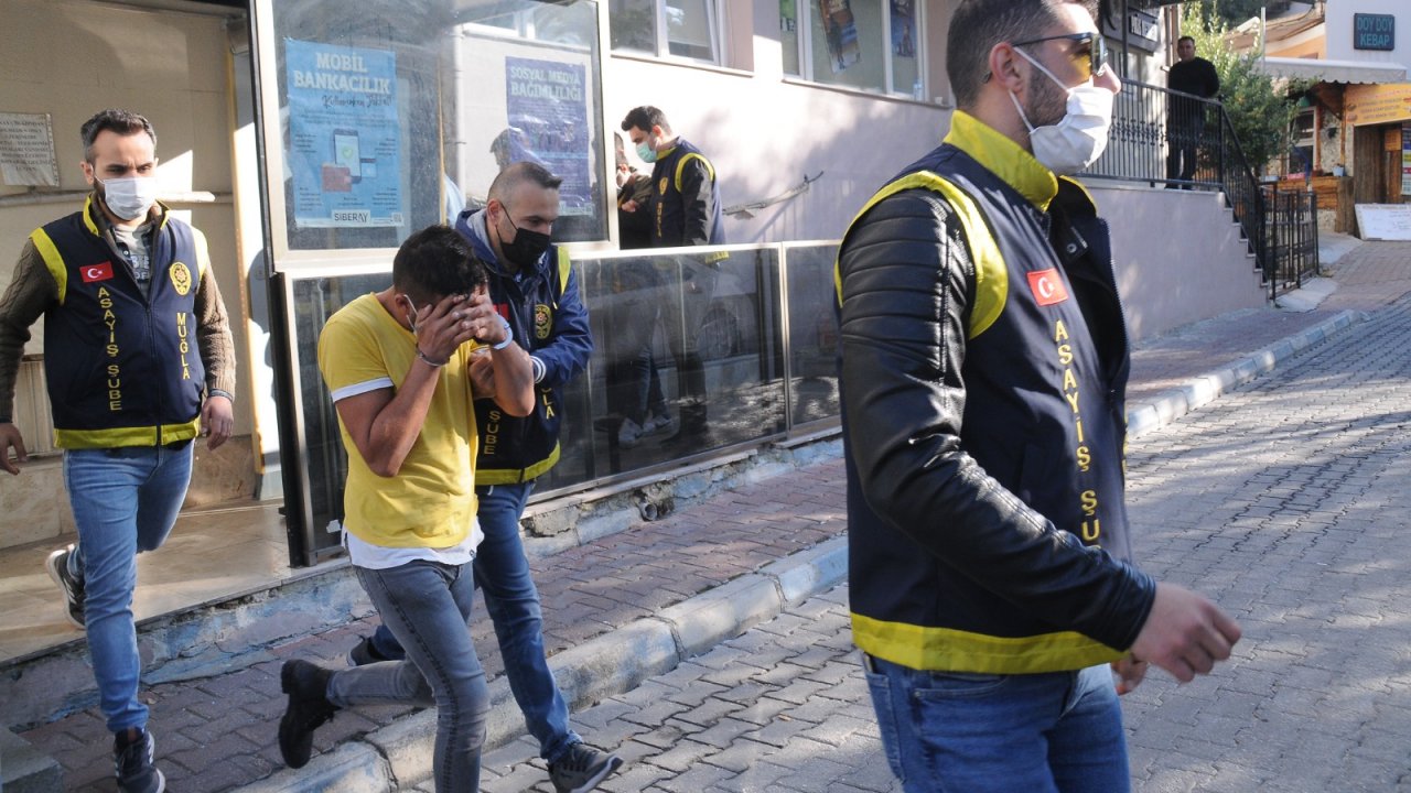 DOLANDIRICILIK ÇETESİ YAKALANDI