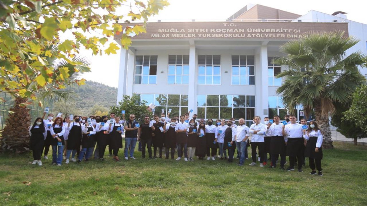 ÜNİVERSİTE ÖĞRENCİLERİNE SİBER SUÇLARLA İLGİLİ BİLGİ VERİLDİ