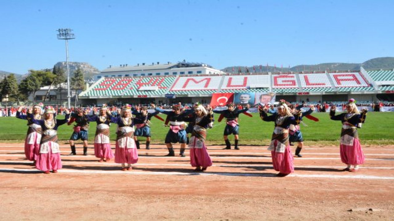 29 EKİM, İLK GÜNKÜ HEYECANLA KUTLANDI