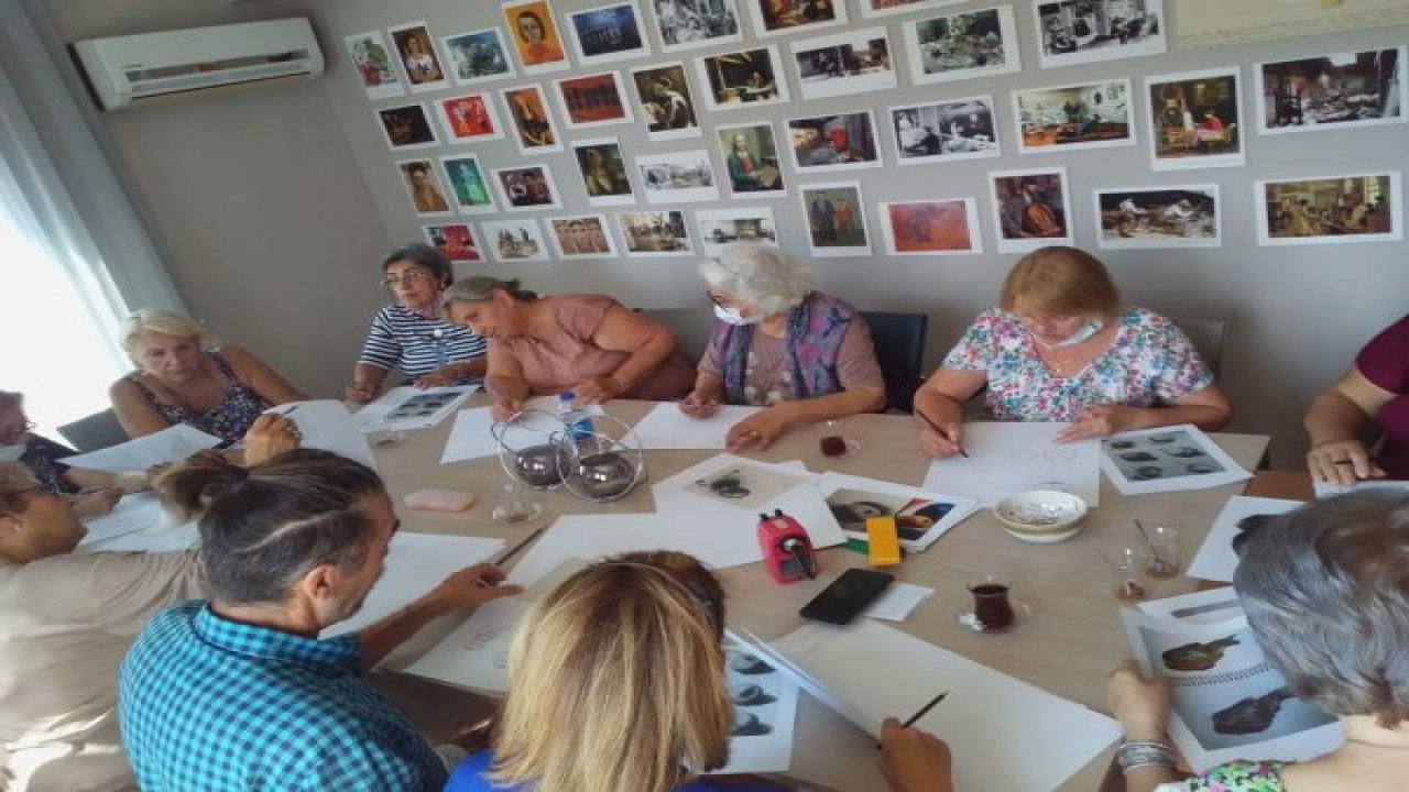 60 YAŞ ÜZERİ VATANDAŞLAR HOBİ ATÖLYESİNDE BULUŞUYOR