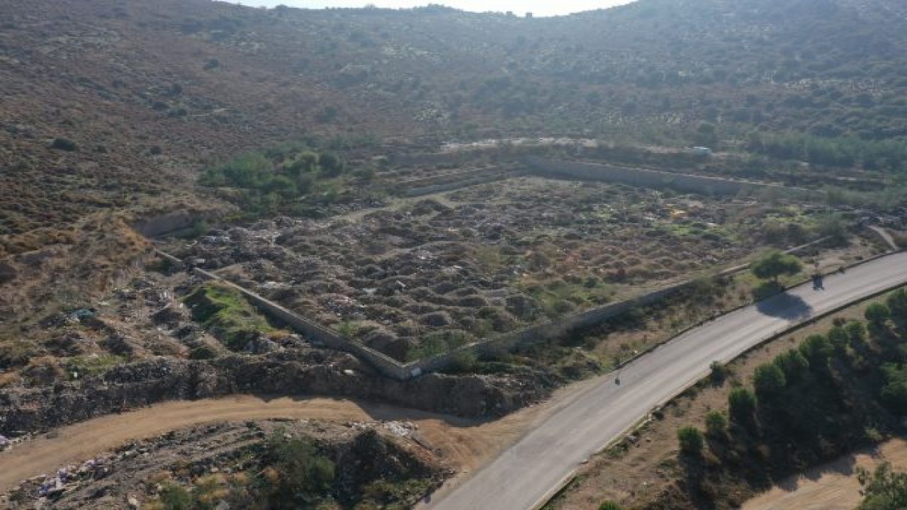 MOLOZ YIĞINLARIYLA KAPLANAN AFET TOPLANMA ALANI HAVADAN GÖRÜNTÜLENDİ