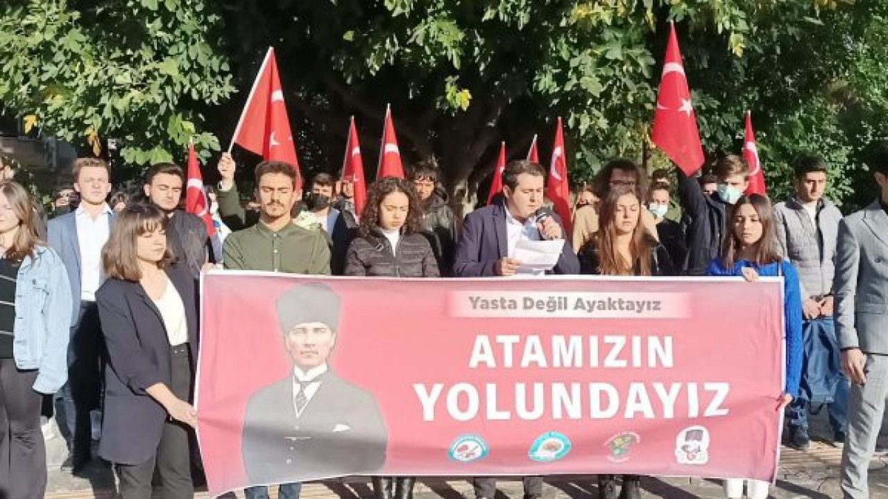 “ATATÜRK CUMHURİYETTİR”