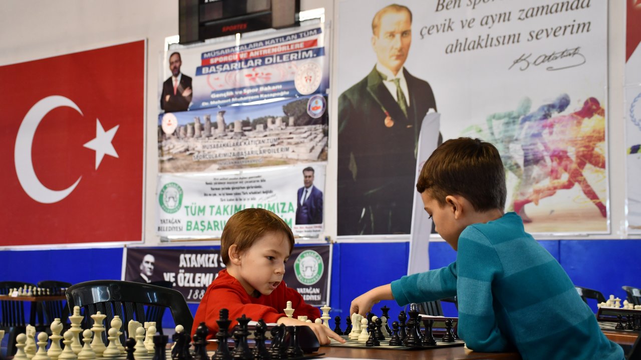 YATAĞAN BELEDİYESİ’NDEN “ATA’YA SAYGI SATRANÇ TURNUVASI”