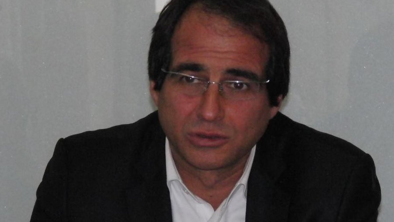 İL BAŞKANI CAHİT KARAÖZ: “CUMHURBAŞKANI TÜM YETKİLERİNİ DEVRETSİN”