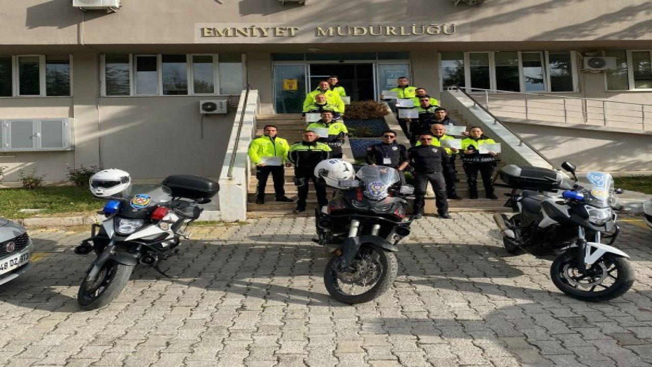 MOTORSİKLETLİ TRAFİK TİMLERİ SERTİFİKALARINI ALDI