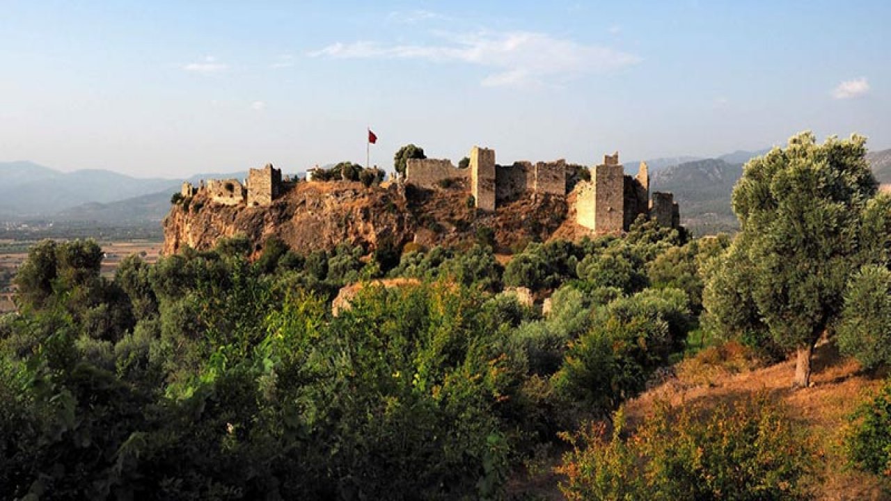 “BİR TARİH HAZİNESİ BEÇİN KALESİ” BELGESELİ VE KİTABI TANITILDI