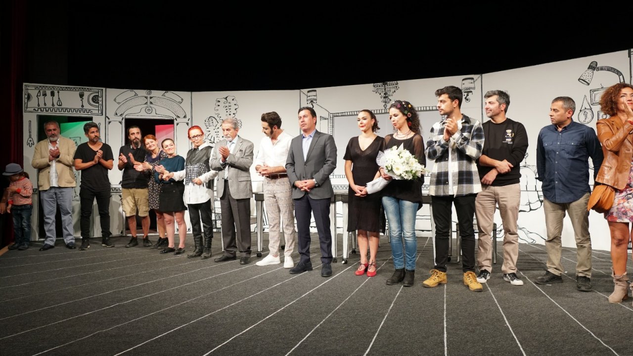 ŞEHİR TİYATROSU HER HAFTA TİYATRO SEVERLERLE BULUŞUYOR