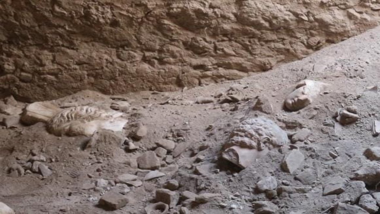 ANTİK DÖNEMİN SANAT VE TİCARET MERKEZİ KNİDOS'TA HEYKEL BAŞLARI BULUNDU