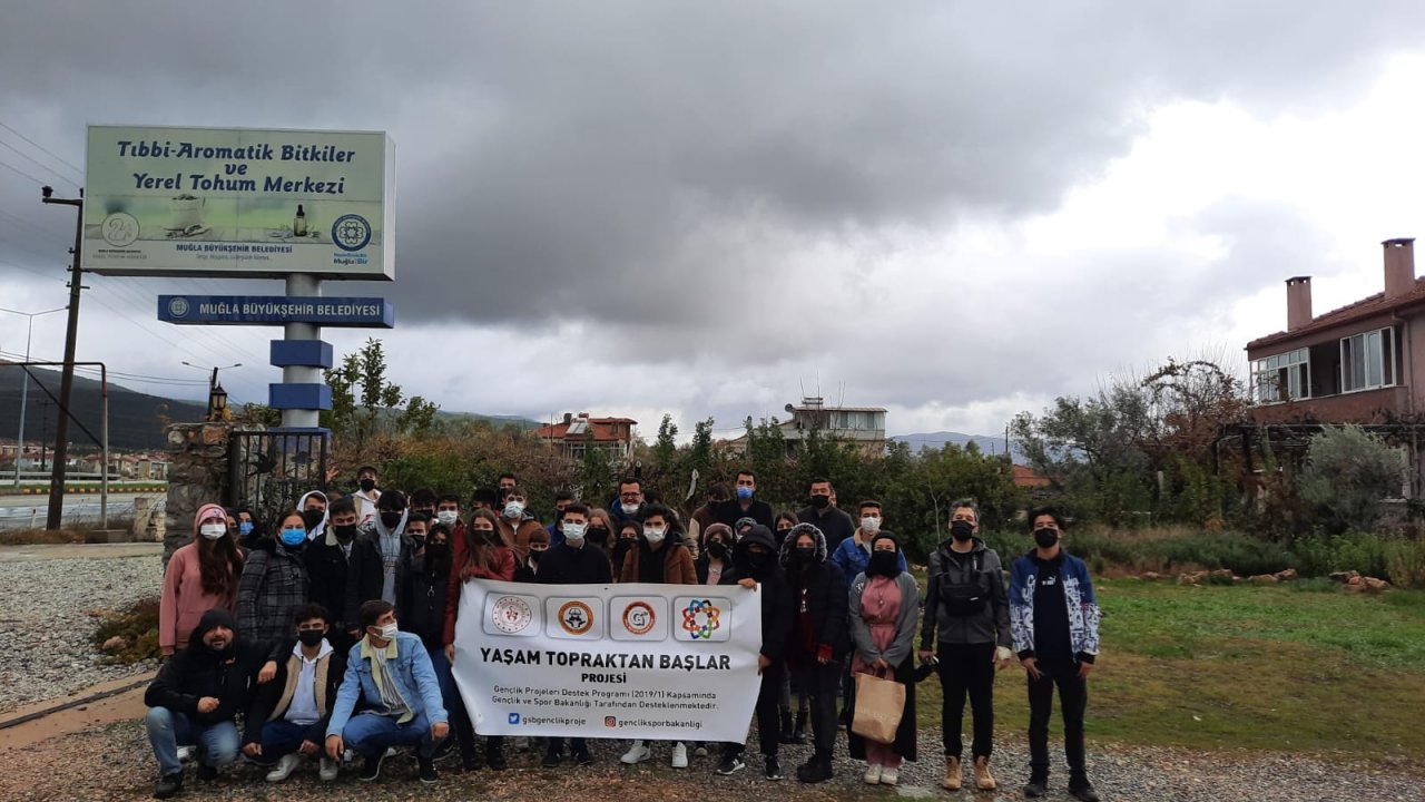 LİSE ÖĞRENCİLERİNDEN YEREL TOHUM MERKEZİ’NE ZİYARET