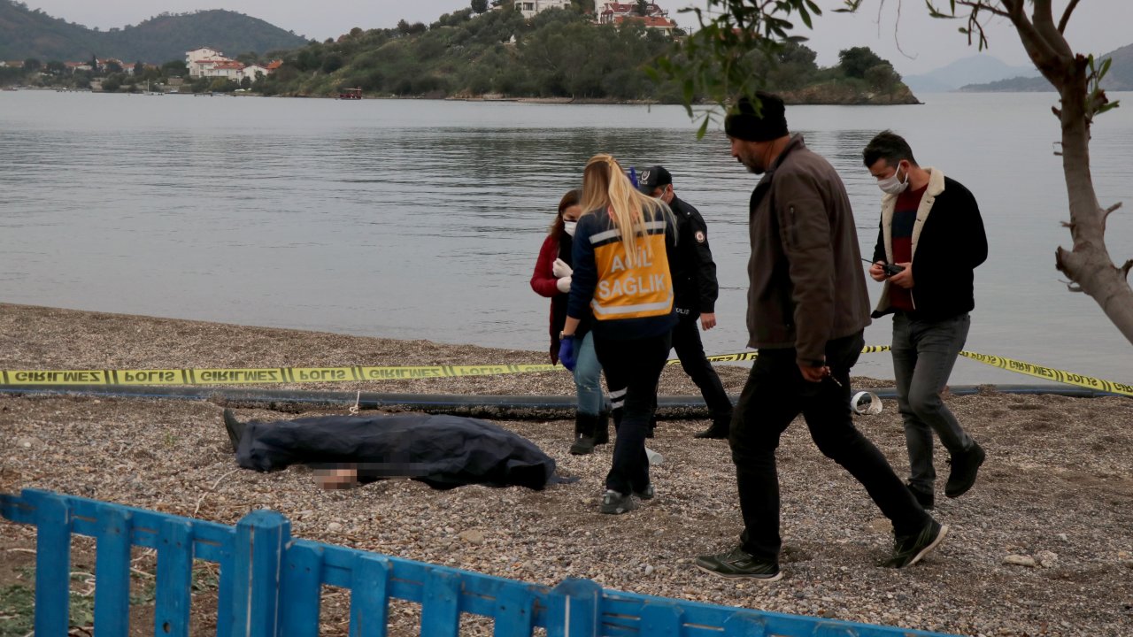 Fethiye'de kumsalda erkek cesedi bulundu