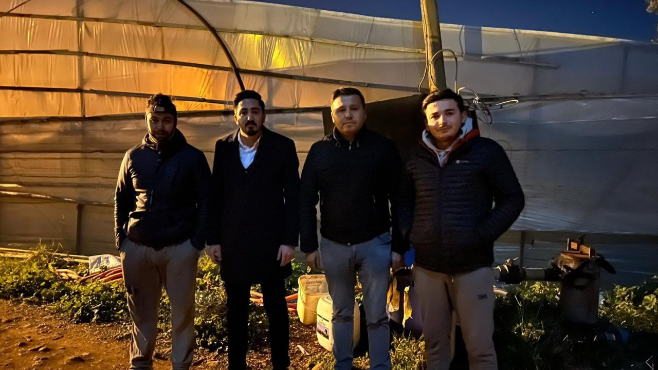 GENÇLİK KOLLARI ÇİFTÇİLERLE ZİRAİ DON NÖBETİNDE