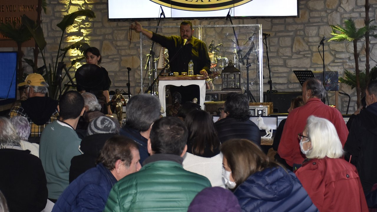 BODRUM KAYMAKAMI BAYAR'A GELEN HEDİYELER, MÜZAYEDEDE ENGELLİLER YARARINA SATILDI