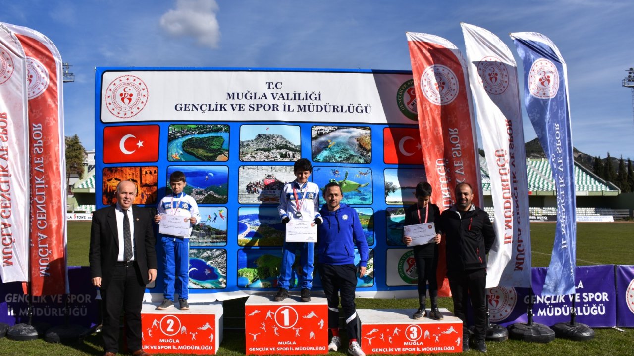 GELENEKSEL ATATÜRK KOŞUSU'NA YOĞUN İLGİ