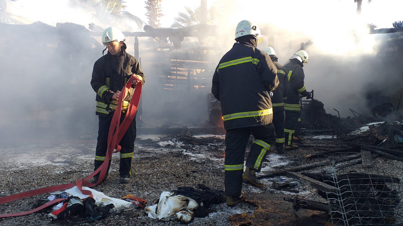 SU SPORLARI MERKEZİNİN DEPOSUNDA ÇIKAN YANGIN HASARA NEDEN OLDU
