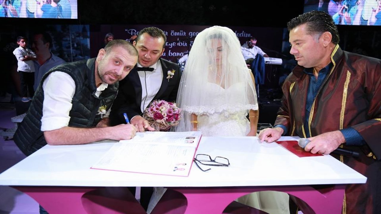 Nejat İşler Bodrum’da nikah şahitliğini yaptı