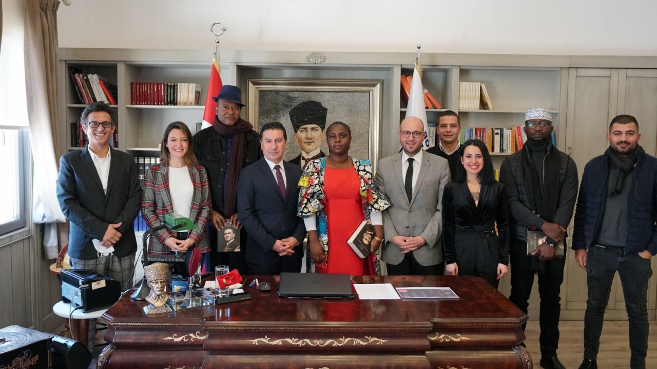 ‘HAPPY LOVE YEAR’ PARTİLERİ NİJERYALI ACENTECİLERİN DİKKATİNİ ÇEKTİ