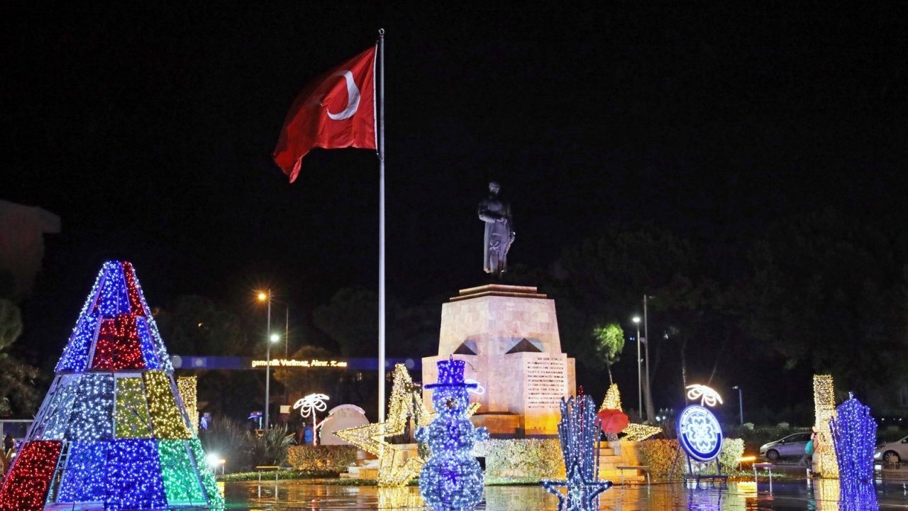 MENTEŞE’NİN CADDE VE SOKAKLARI IŞIL IŞIL