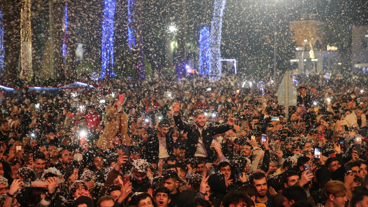 Antik kentteki boş kuyuya düşen çocuğu itfaiye kurtardı