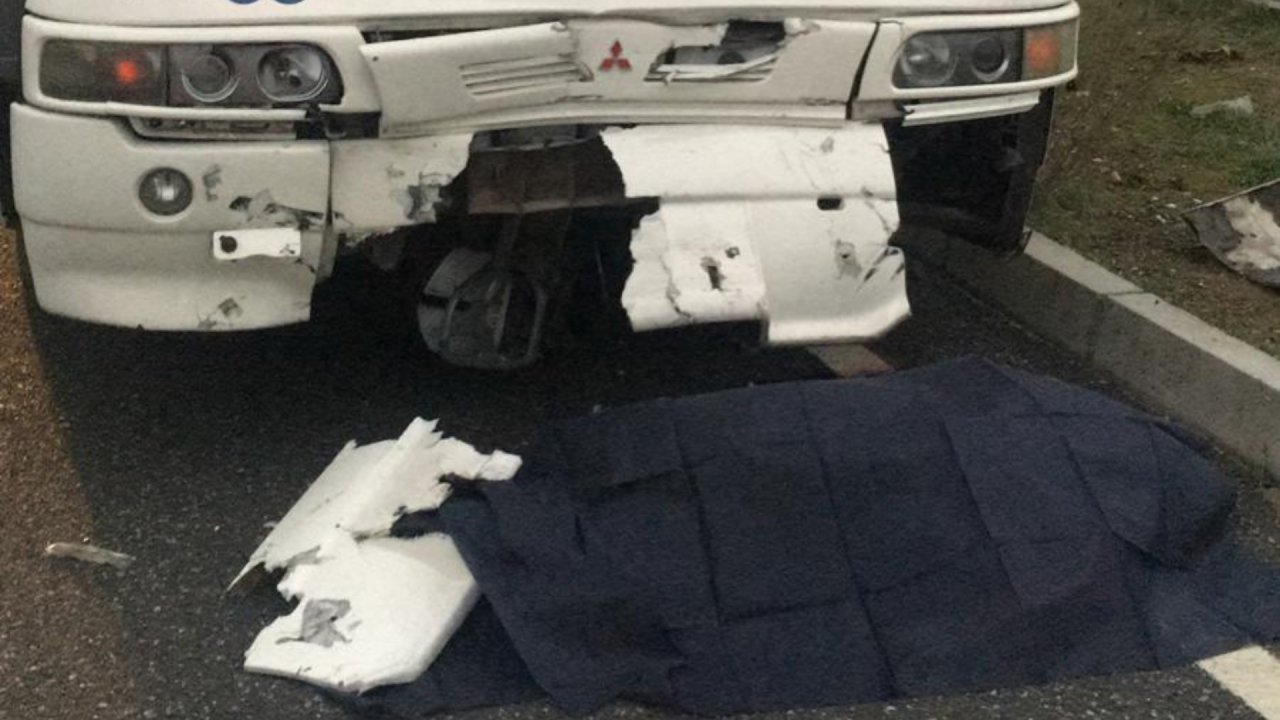 OTOBÜSÜN ÇARPTIĞI MOTOSİKLET SÜRÜCÜSÜ HAYATINI KAYBETTİ