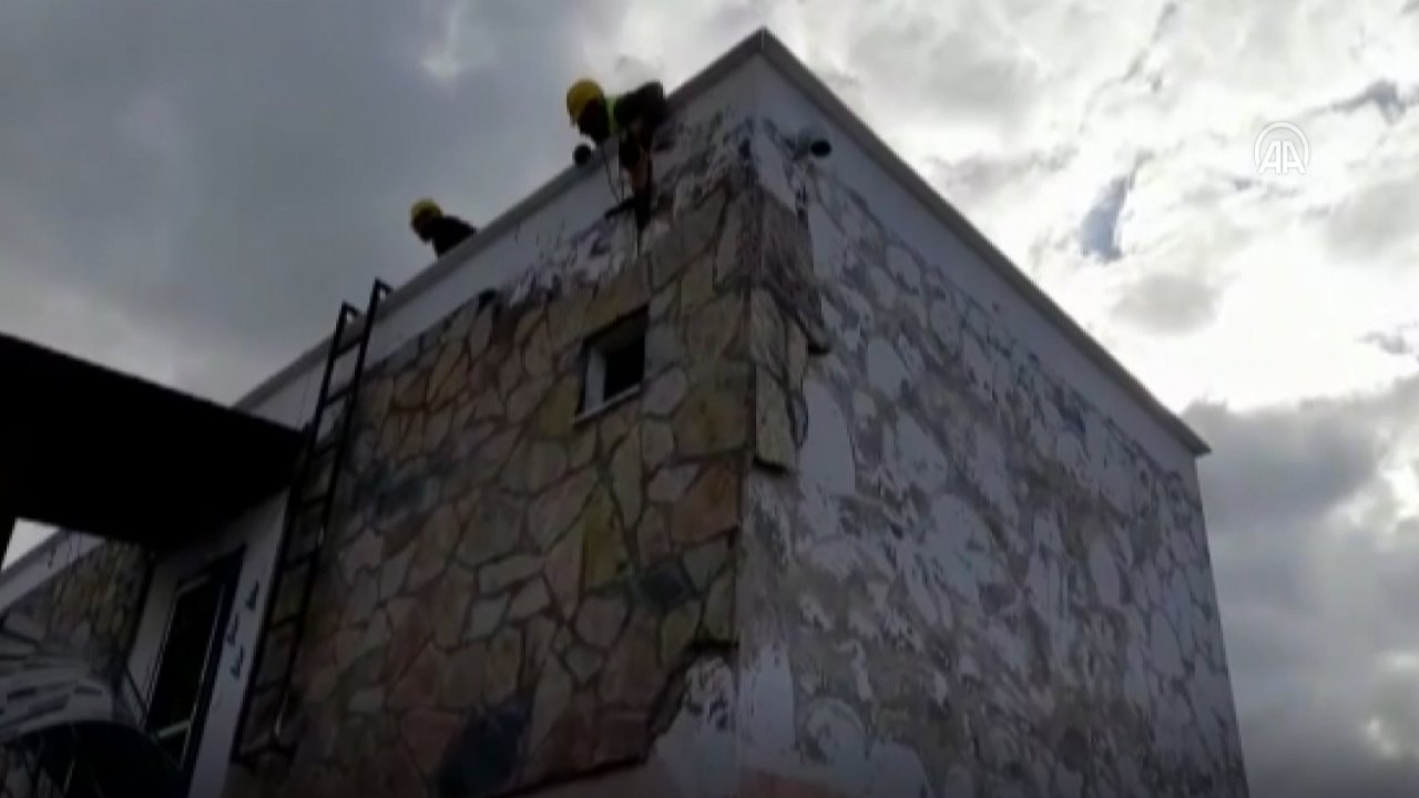 2 YAŞINDAKİ ÇOCUĞUN ÖLÜMÜNE NEDEN OLAN KAYRAK TAŞLAR SÖKÜLÜYOR