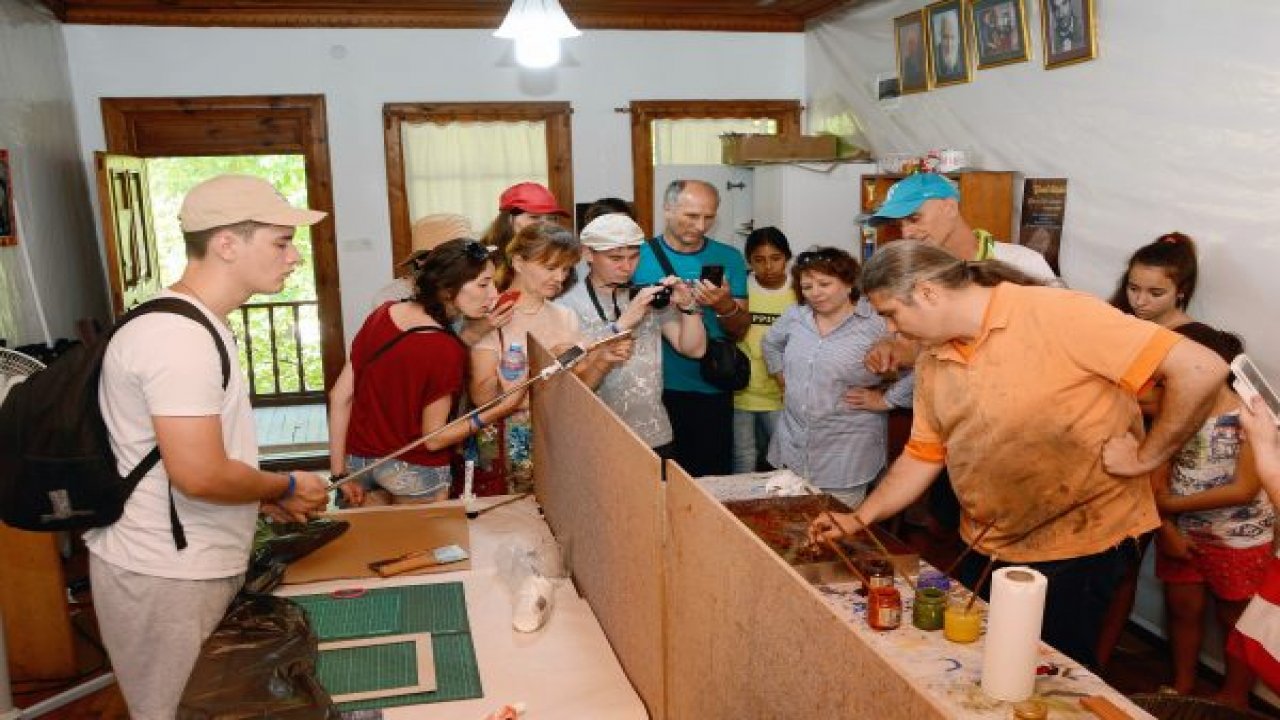 Rus Turistlerden Ebru Sanatına ilgi