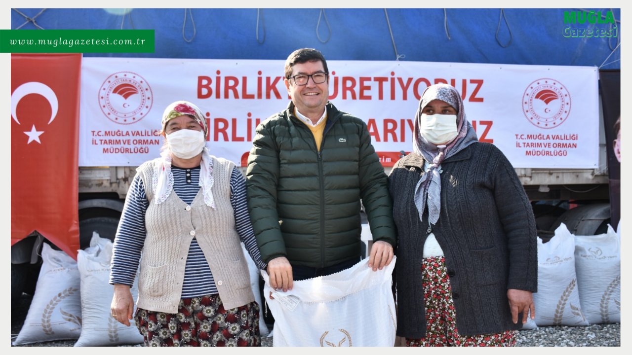 YANGIN MAĞDURU ÜRETİCİLERE YEM DAĞITILDI