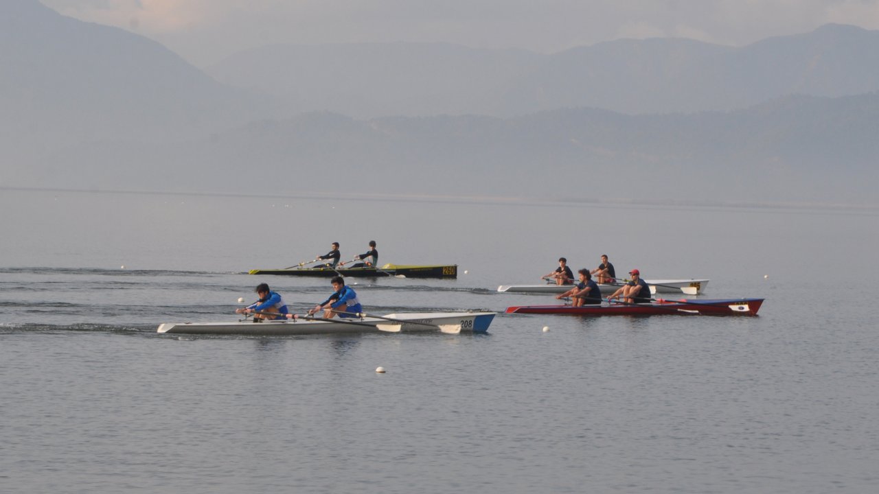BÜYÜKLER KÖYCEĞİZ KUPASI KÜREK YARIŞLARI, MUĞLA'DA BAŞLADI