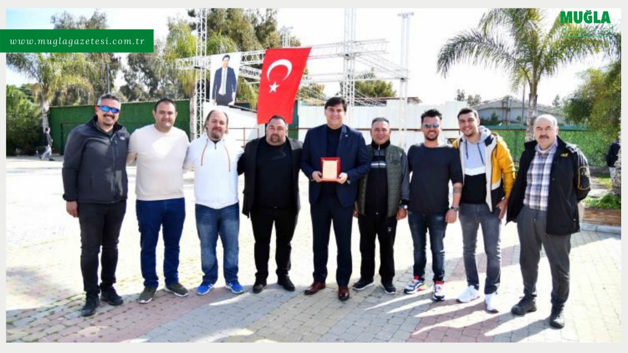 ÇALIŞ BOAT’TAN KARACA’YA TEŞEKKÜR PLAKETİ