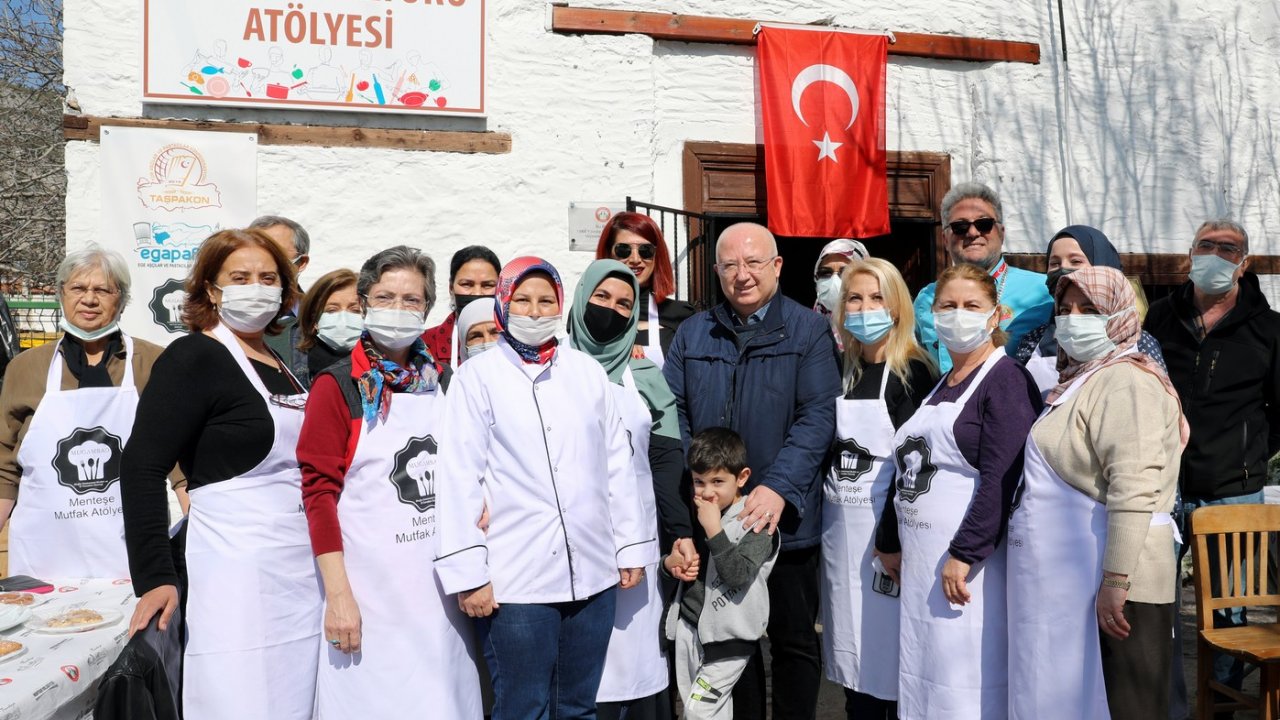 PASTACILIK KURSUNA KATILAN KADIN KURSİYERLERE SERTİFİKALARI VERİLDİ