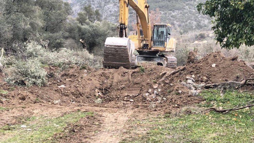 AKBELEN’DE İŞ MAKİNALARI ALANDAN ÇEKİLDİ