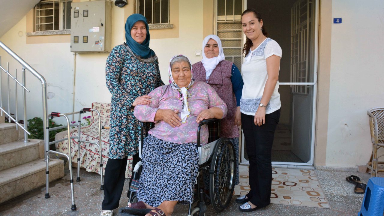 HATİCE TEYZE ARTIK GEZEBİLECEK