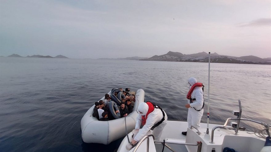 25 DÜZENSİZ GÖÇMEN YAKALANDI