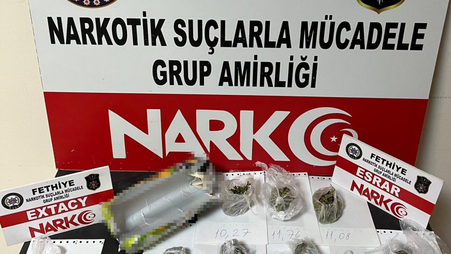 MEYVE SUYU KUTUSUNDA UYUŞTURUCU TAŞIYAN 2 ZANLI YAKALANDI