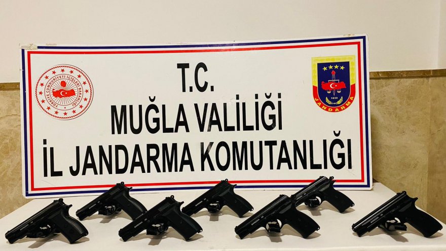 SİLAH KAÇAKÇISI 2 ŞAHIS TUTUKLANDI