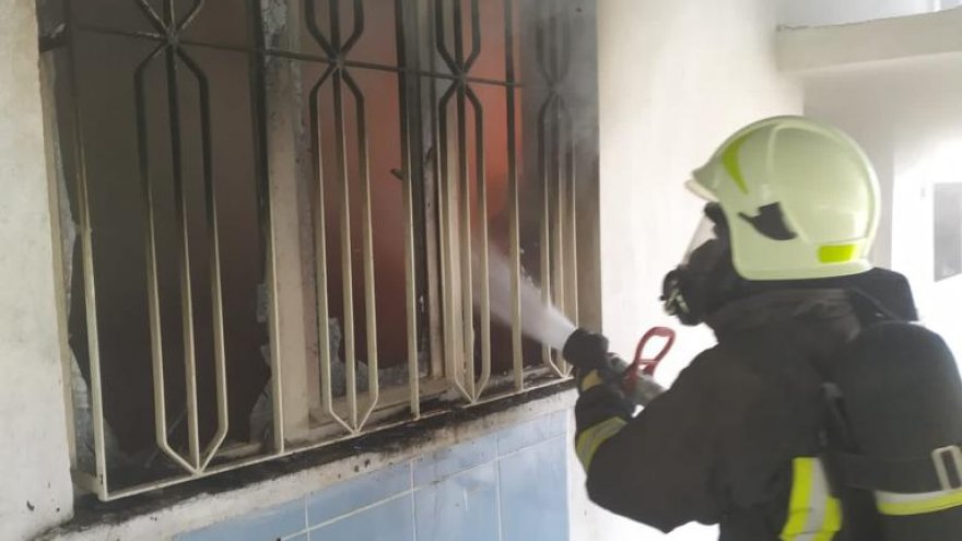 ENGELLİ VATANDAŞ YANGINDAN İTFAİYE EKİPLERİNCE KURTARILDI