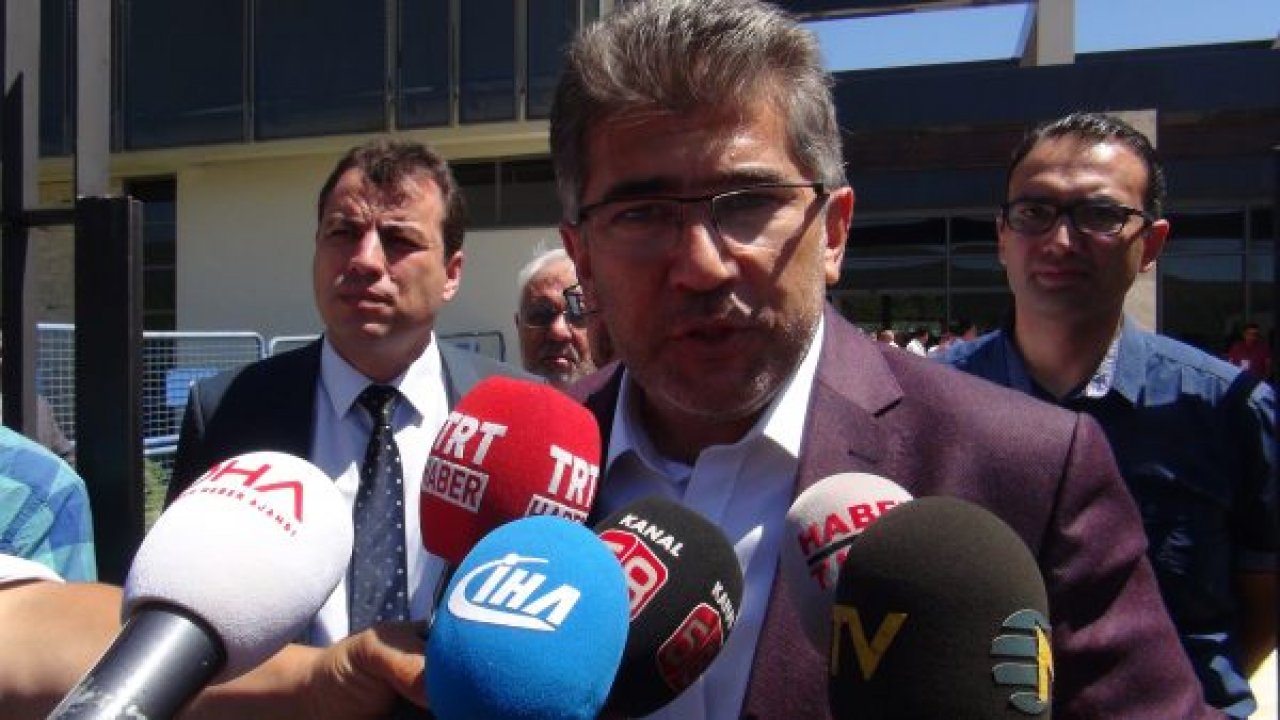 Öztürk, “Burada tiyatro oynanıyor”