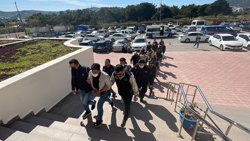 TERÖR ÖRGÜTÜ PROPAGANDASI YAPTIKLARI İDDİASIYLA 7 ŞÜPHELİ YAKALANDI