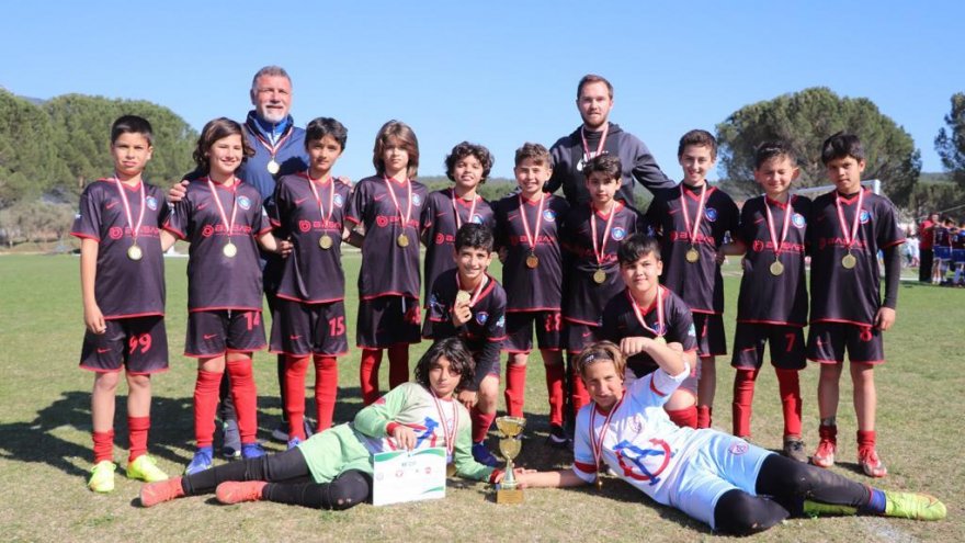 48 CUP MİNİKLER ŞENLİĞİ FUTBOL TURNUVASI'NIN ŞAMPİYONU ORTAKENT OLDU
