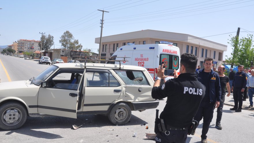 MOTOSİKLETLE OTOMOBİLİN ÇARPIŞTIĞI KAZADA BİR KİŞİ YARALANDI