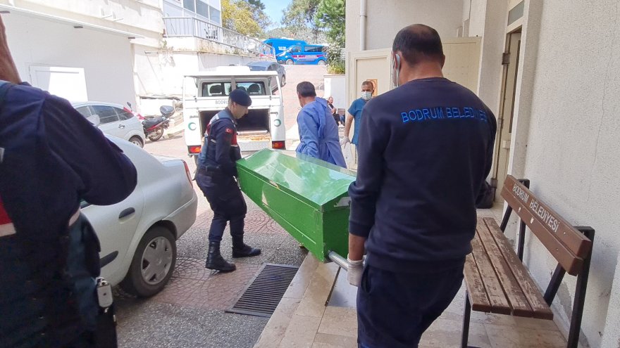 TEKNESİ ALABORA OLAN AMATÖR BALIKÇININ CESEDİ KIYIDA BULUNDU