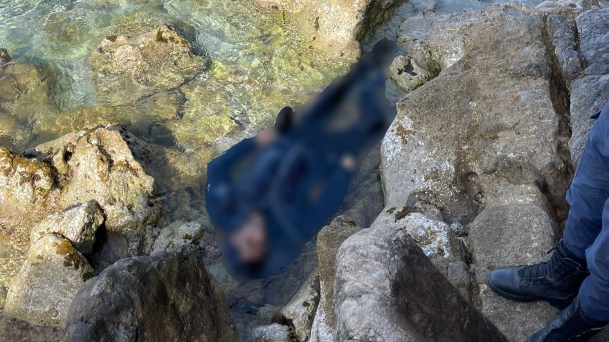 AKÇABÜK KOYUNDA ERKEK CESEDİ BULUNDU