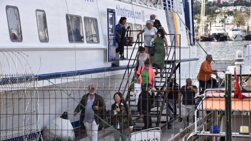 BODRUM-İSTANKÖY ADASI ARASI KARŞILIKLI FERİBOT SEFERLERİ ARTIYOR