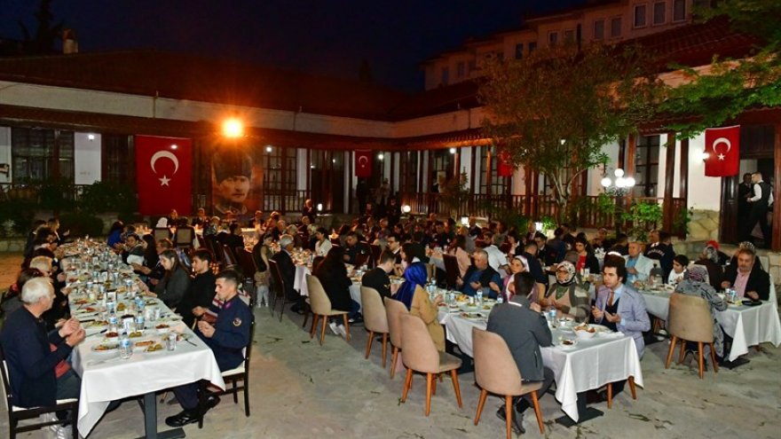 ŞEHİT YAKINLARI VE GAZİLER İFTARDA BULUŞTU