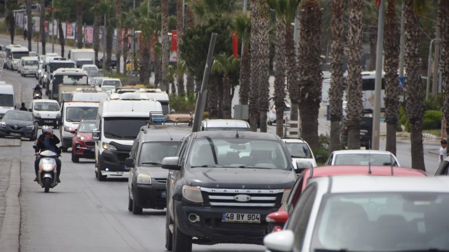 BODRUM'DA RAMAZAN BAYRAMI ÖNCESİ TRAFİK YOĞUNLUĞU BAŞLADI