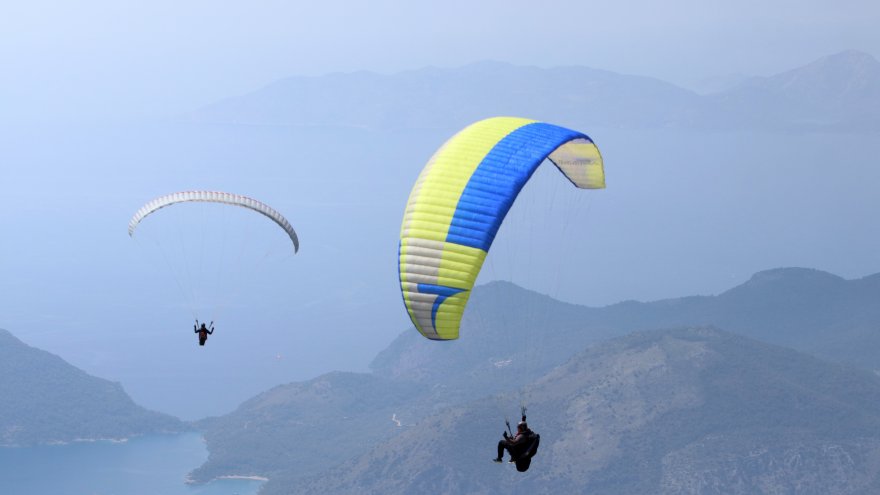 BABADAĞ'DAN BU YIL YAKLAŞIK 200 BİN YAMAÇ PARAŞÜTÜ UÇUŞU BEKLENİYOR