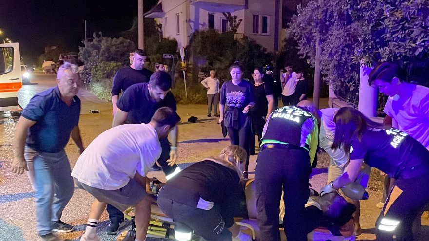 OTOMOBİLLE MOTOSİKLETİN ÇARPIŞTIĞI KAZADA 1 KİŞİ ÖLDÜ, 4 KİŞİ YARALANDI