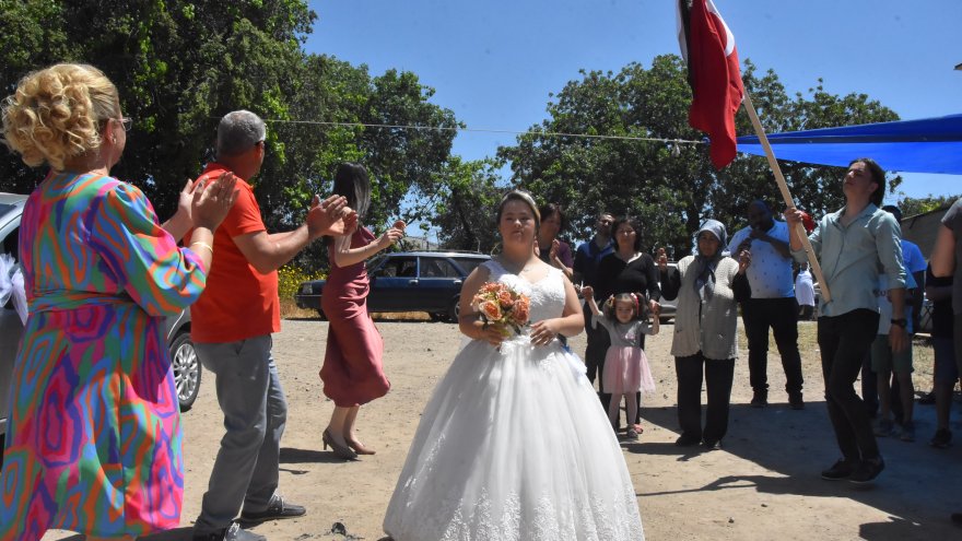 DOWN SENDROMLU DİLAY'IN GELİNLİK HAYALİ GERÇEĞE DÖNÜŞTÜ