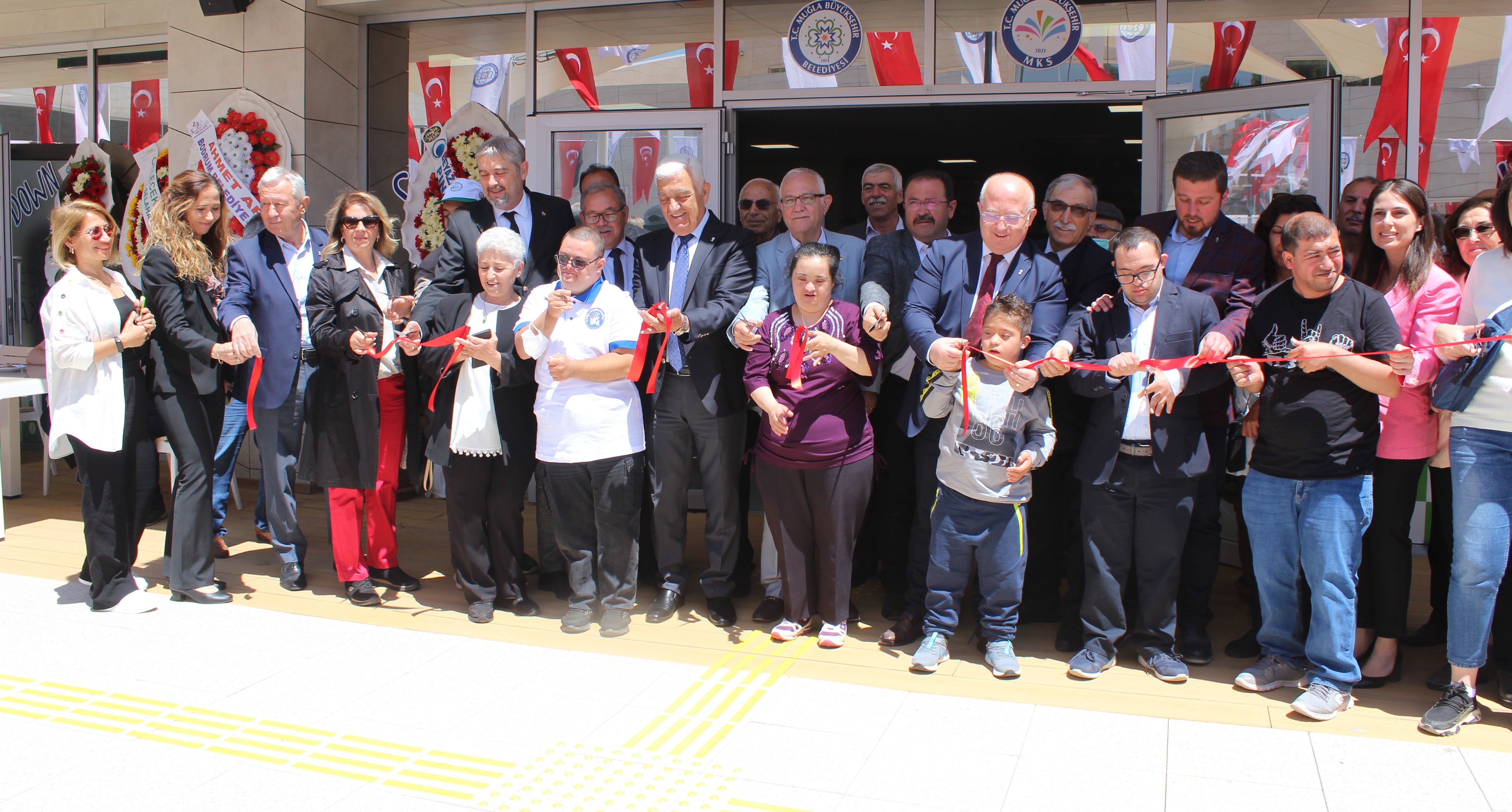 MENTEŞE’DE SEN DE GEL DOWN KAFE HİZMETE AÇILDI