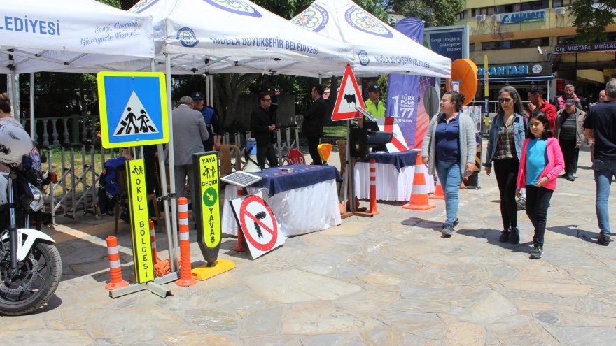 TRAFİK HAFTASINDA STANT AÇILDI